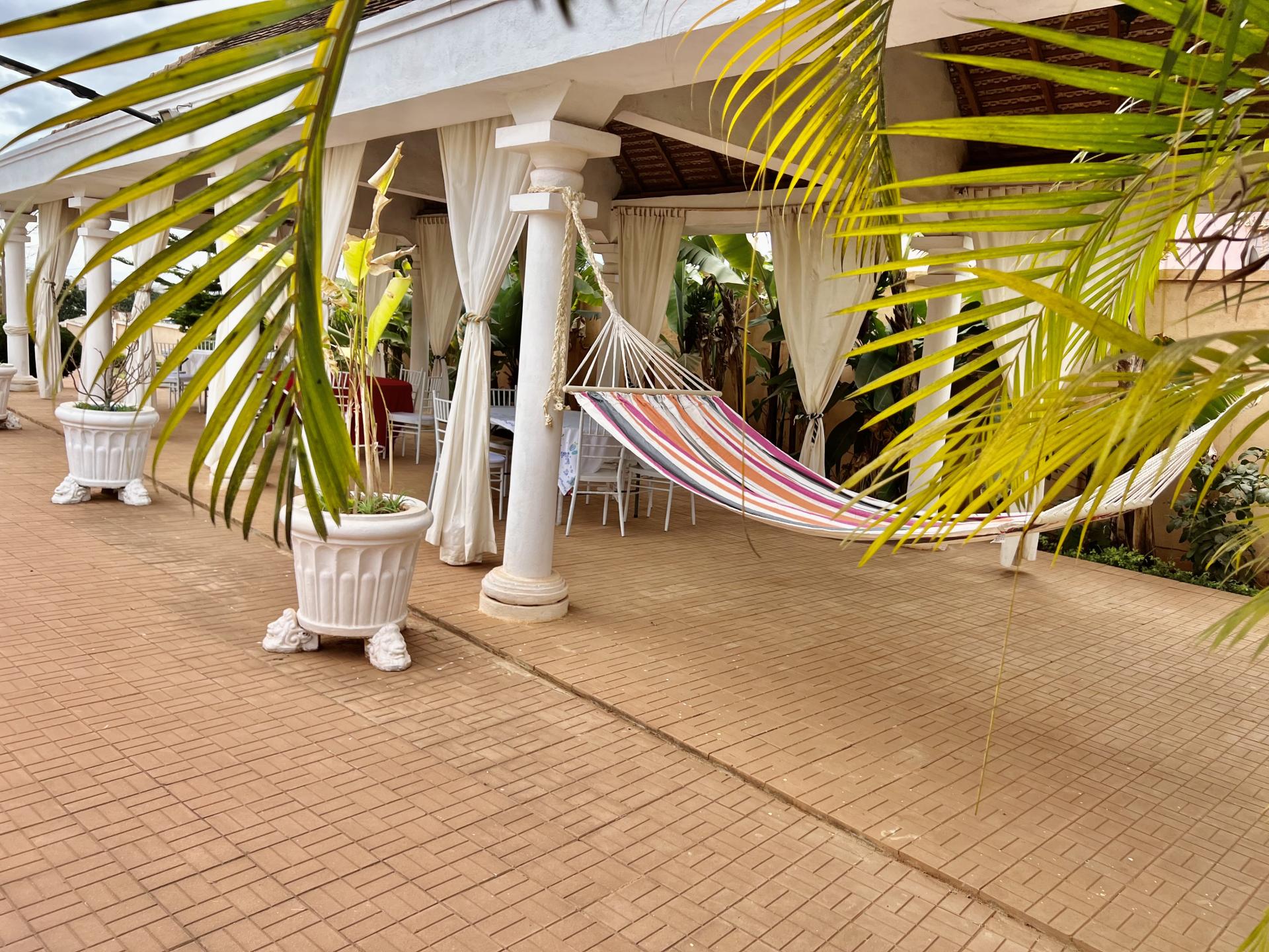 Villa meublee avec piscine a antananarivo 16